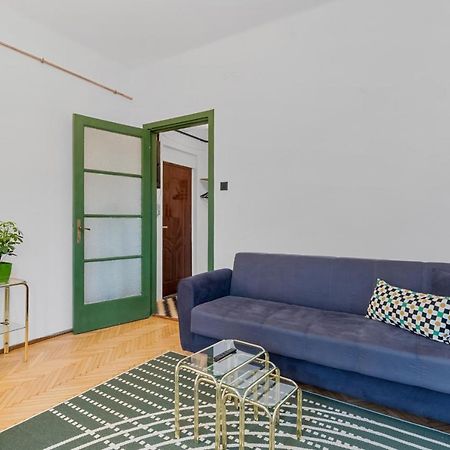 11 Apartments Bukares Bagian luar foto