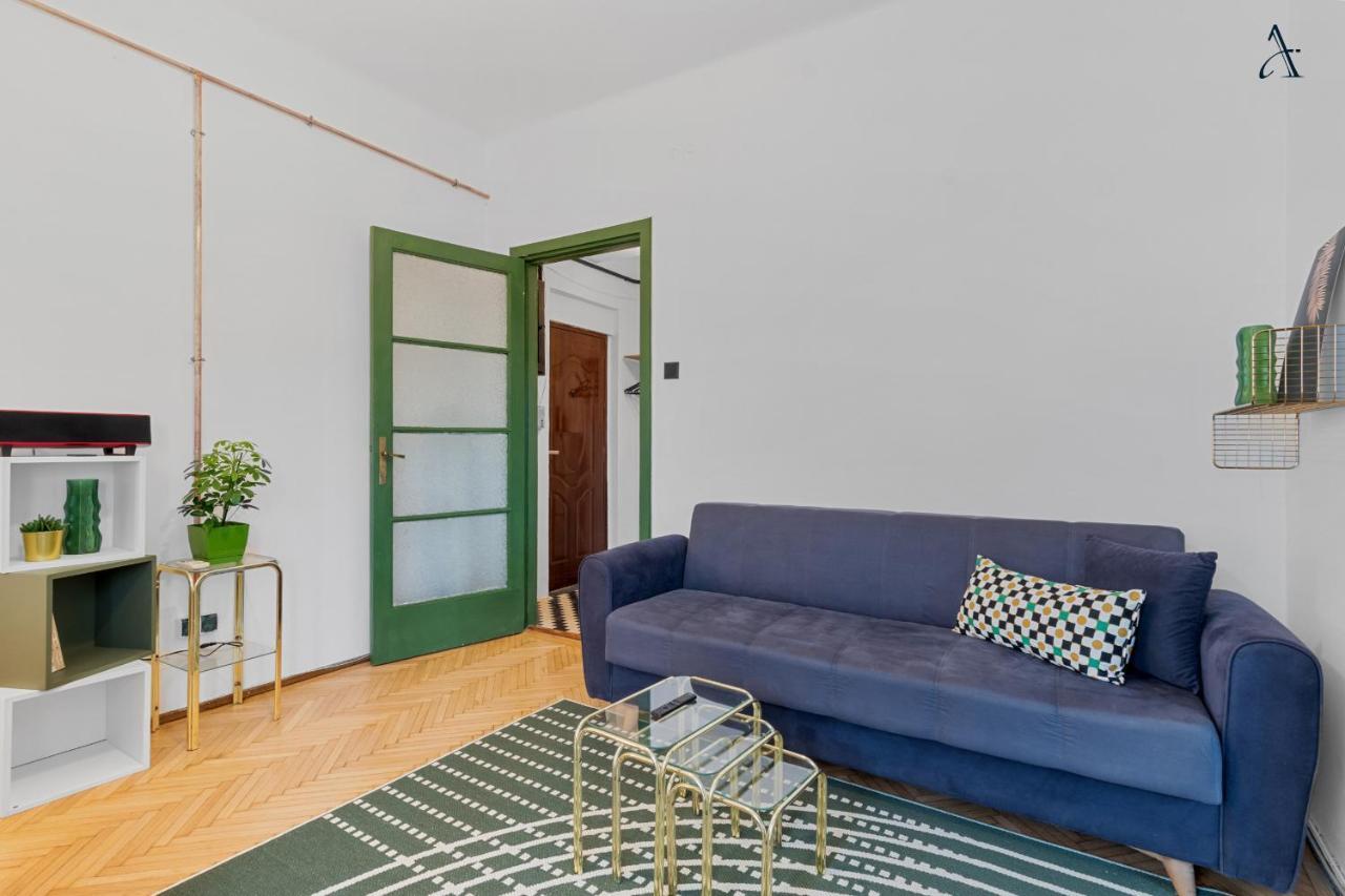 11 Apartments Bukares Bagian luar foto